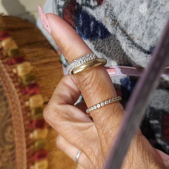 Genuine authentic SWAROVSKI bypass ring size 8 Worn. Low Price - Picture 1 of 7